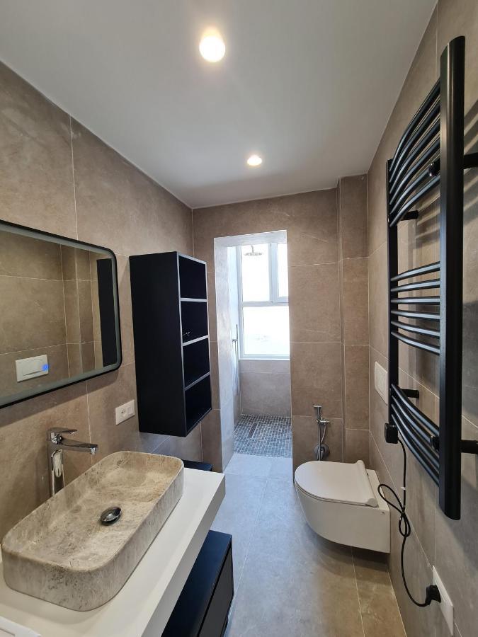 Adore - Modern Studio Tiranë Eksteriør bilde